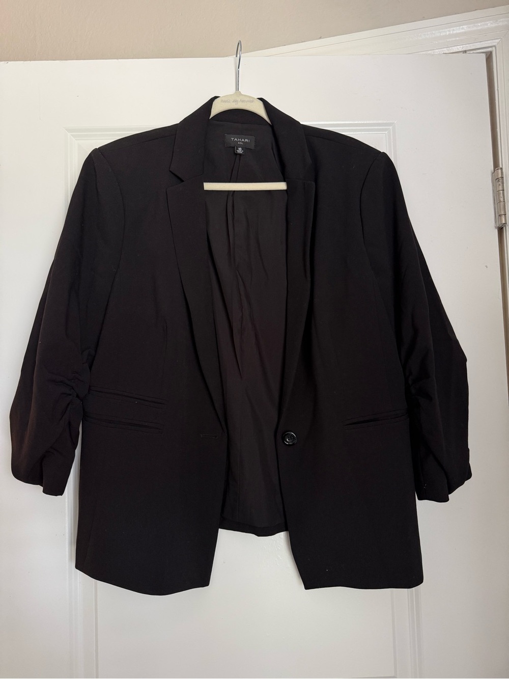 Tahari Women's Black Ruched-Sleeve One-Button Blazer